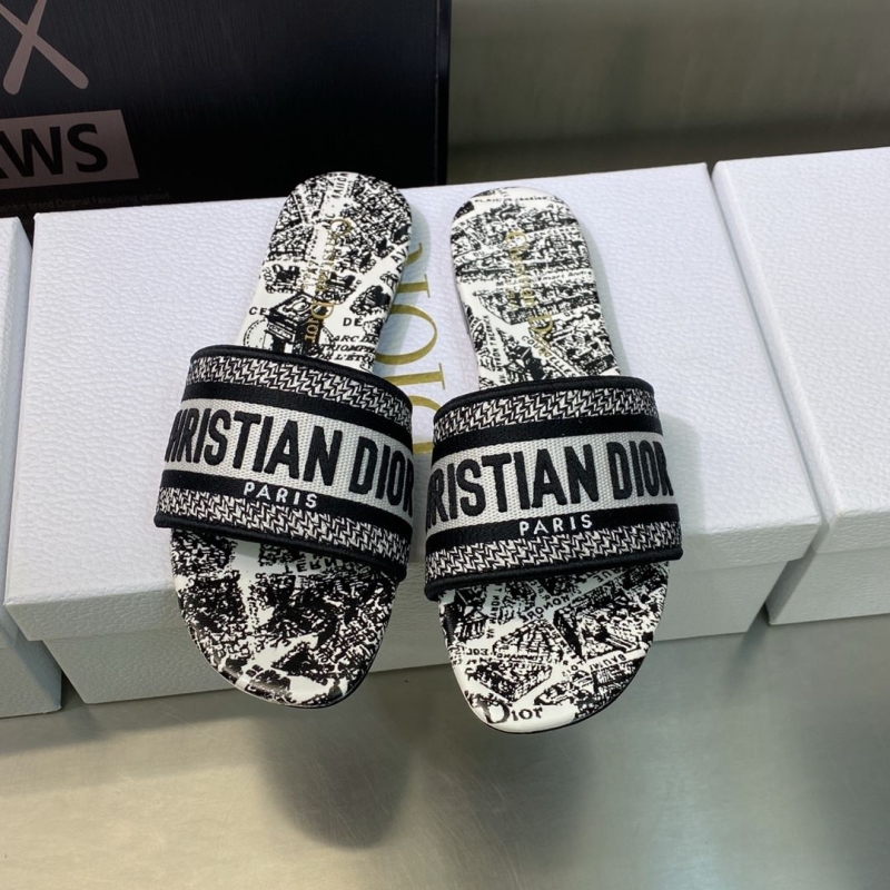 ch**an D*or slippers
